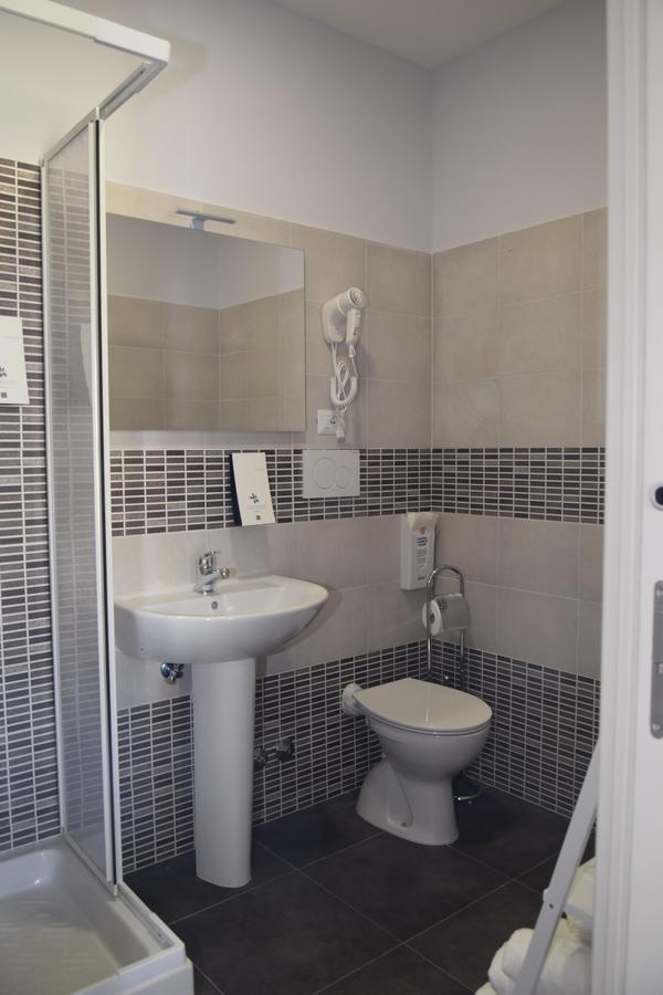 La Formica Hotel Чивитавекия Екстериор снимка