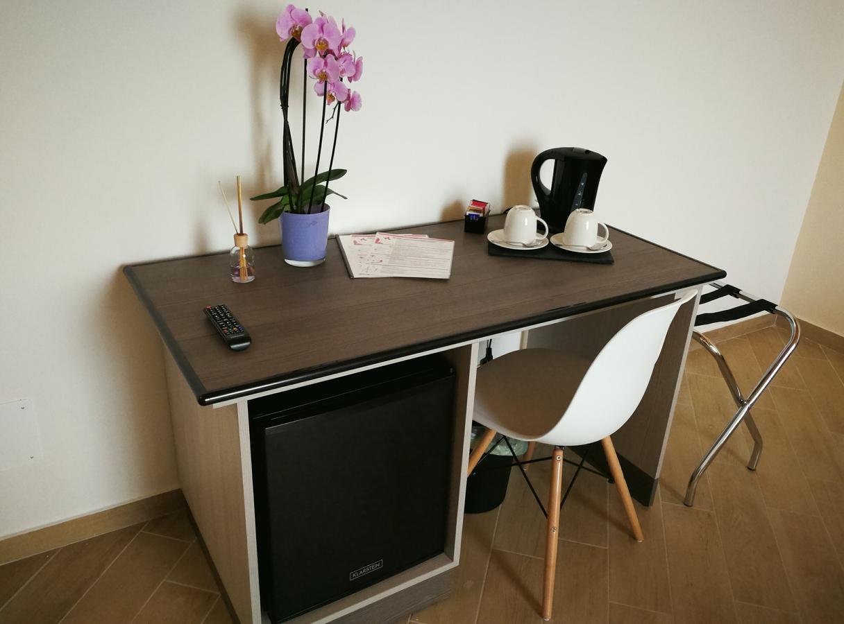 La Formica Hotel Чивитавекия Екстериор снимка
